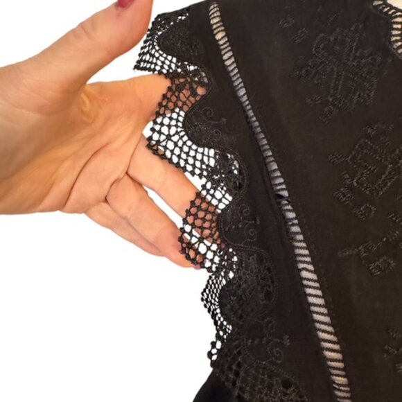 NWT GORGEOUS BLACK TOP w/LACE DETAIL  XSMALL     #D - Picture 3 of 10